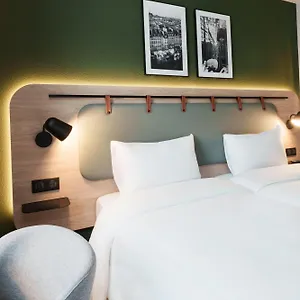 Hotel Campanile Aéroport
