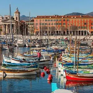 Charme Mediterraneen Votre Pied A Terre Au Coeur Du Port De Appartamento