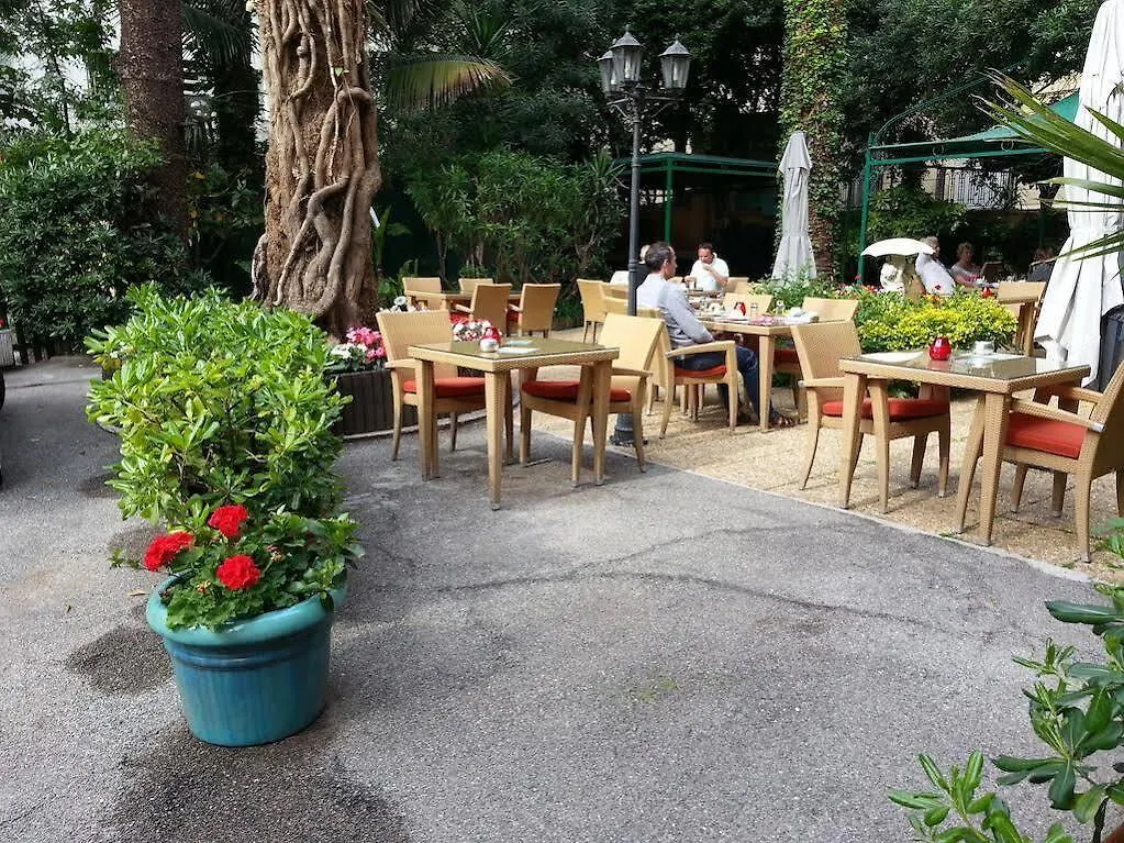 Hotel Restaurant Oasis Niza