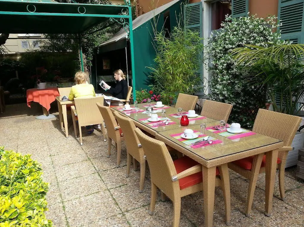 Hotel Restaurant Oasis Niza 3*,  Francia